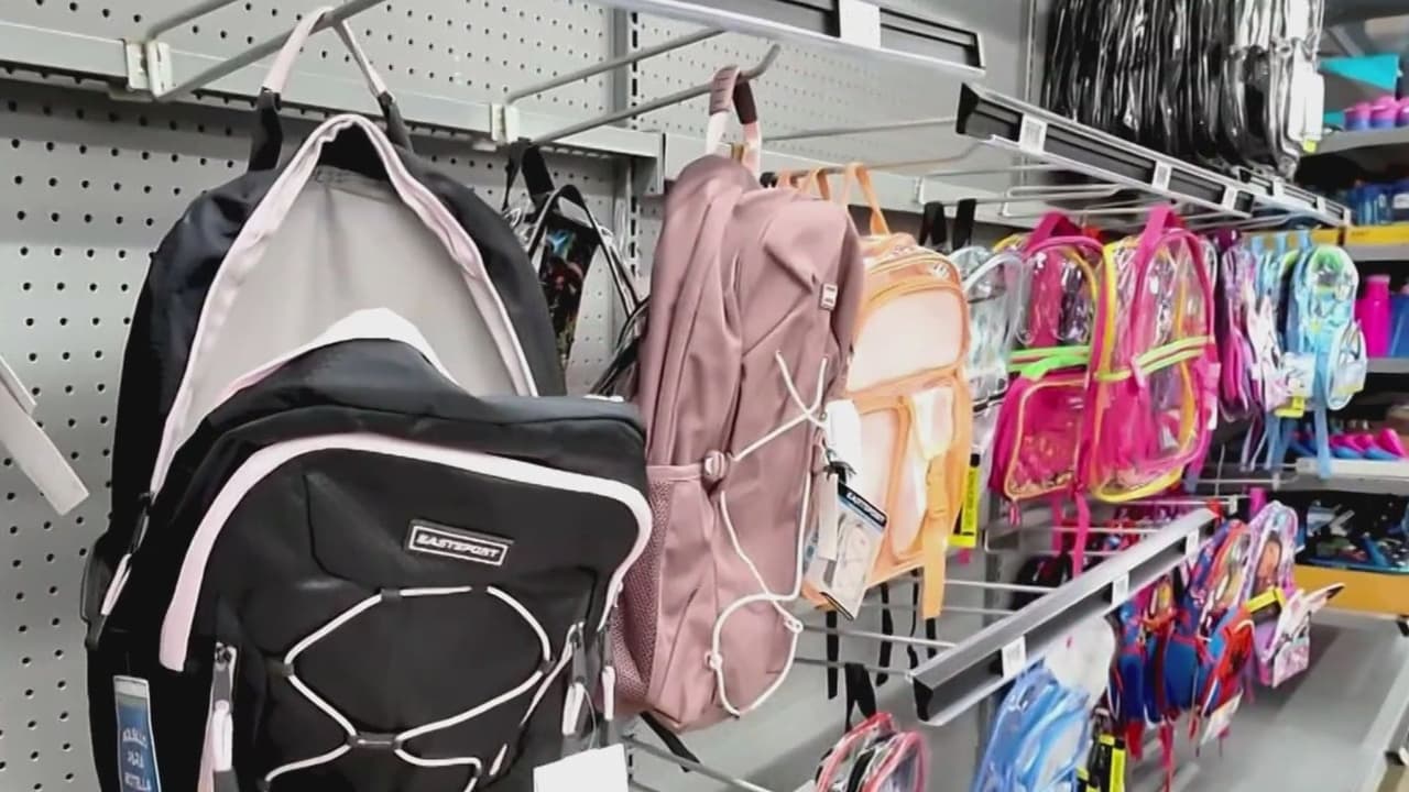 “Hace la diferencia en el bolsillo”: Familias aprovechan útiles libres de impuestos con la mira en el regreso a clases 2026