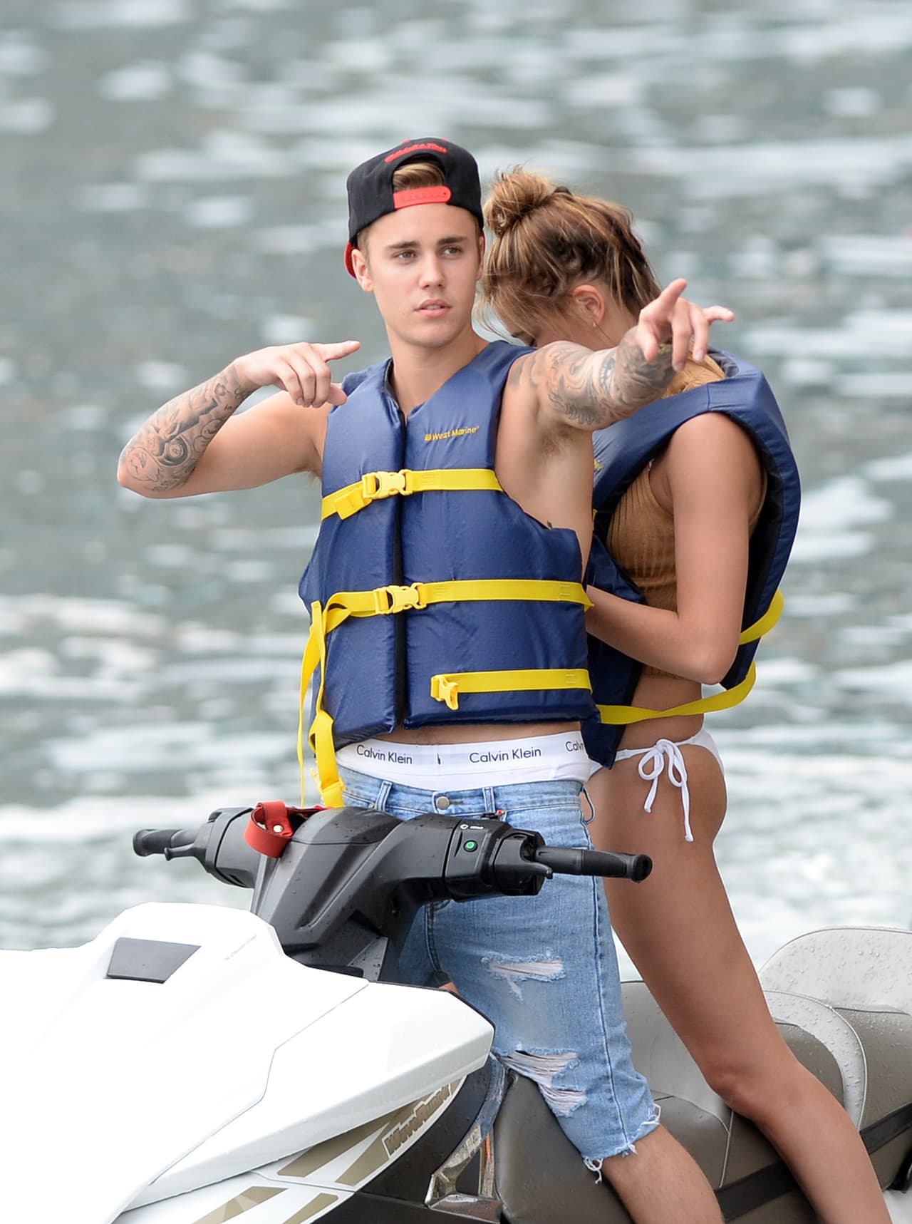 Y es que los paparazzi no dejaron de tomarles fotografías.