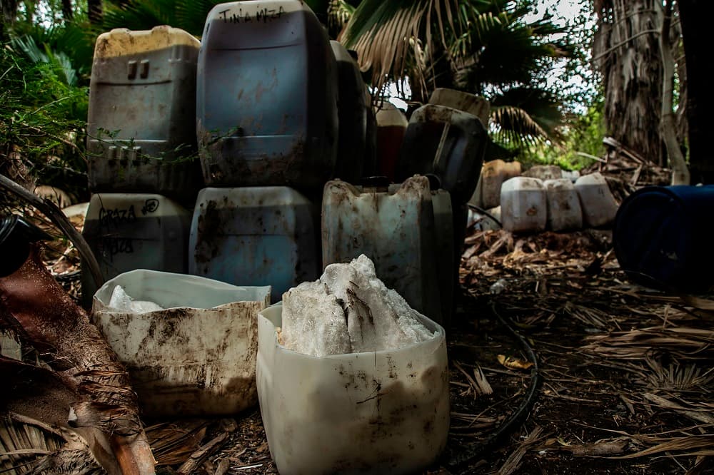 Las autoridades explicaron que el hallazgo de laboratorios se ha incrementado en los últimos meses gracias a operativos en los que el ejército utiliza nuevas tecnologías, como drones que identifican ondas de calor en áreas en las que no hay habitantes.