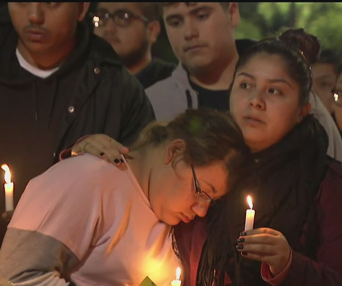 Aunque las causas del accidente continúan bajo investigación, la policía ha indicado que el exceso de velocidad y el consumo del alcohol podrían ser los factores detrás del incidente.