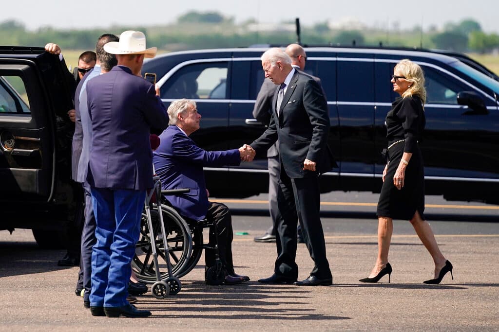 El presidente Joe Biden y la primera dama Jill Biden, arribaron a Uvalde, Texas, lugar del tiroteo mortal al interior de la escuela primaria Robb, ocurrido el 24 de mayo, que dejó un saldo de 21 muertos.