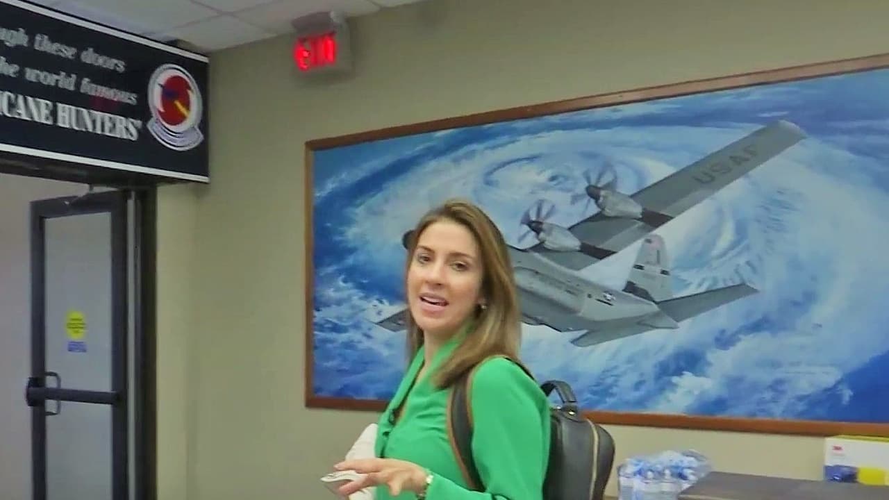 El pasado sábado 31 de agosto a las 15:00 pm, Maity abordó el avión de los cazahuracanes de la Fuerza Aérea, en el que sobrevoló por 12 horas uno de los fenómenos naturales más feroces en los últimos años.