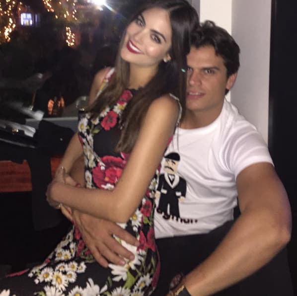 La sortija que presume la ex Miss Universo es espectacular y deja muy en claro que ella quiere formar una familia con Juan Carlos.