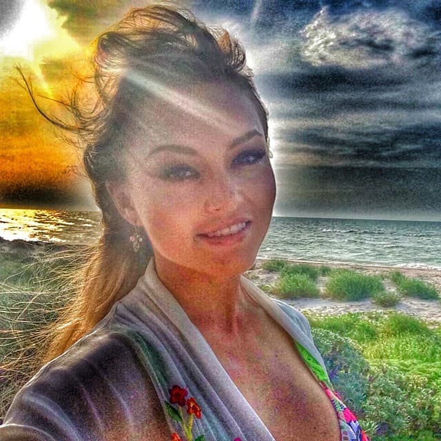 Pero, ¿sabías que también probó suerte en el mundo del canto?