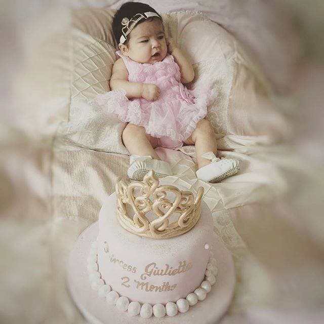 JULIO 2015: La "hemoshina" princesa Giulietta celebrando sus dos meses.