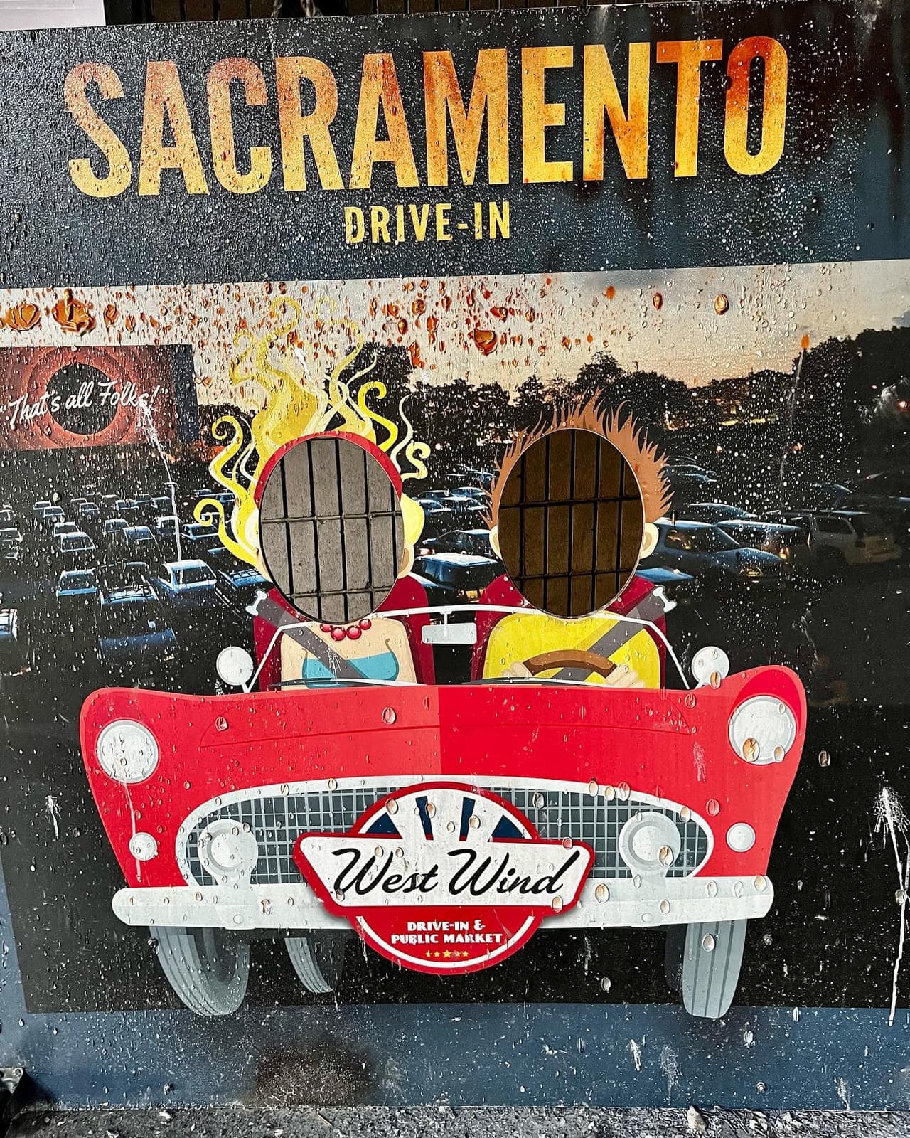 Sin embargo, el equipo clave para pasar películas en las pantallas resultó sin daños. 
<br>