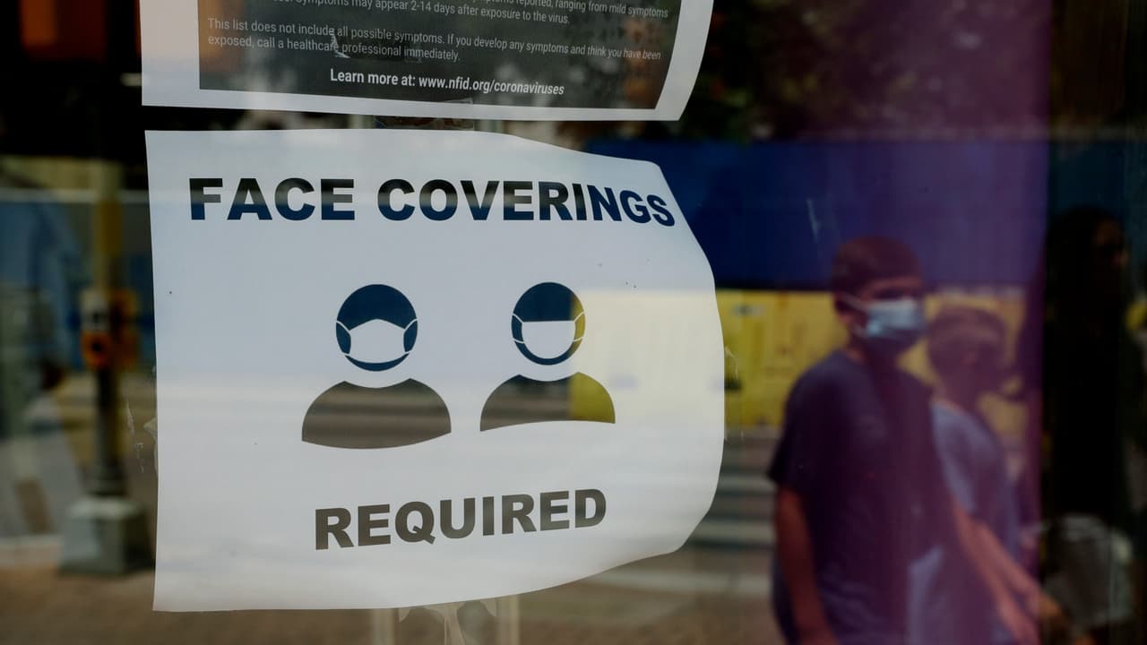 <b>Irvine</b>
<br>La ciudad del sur de California impone hasta $500 por violación por día.
<br>