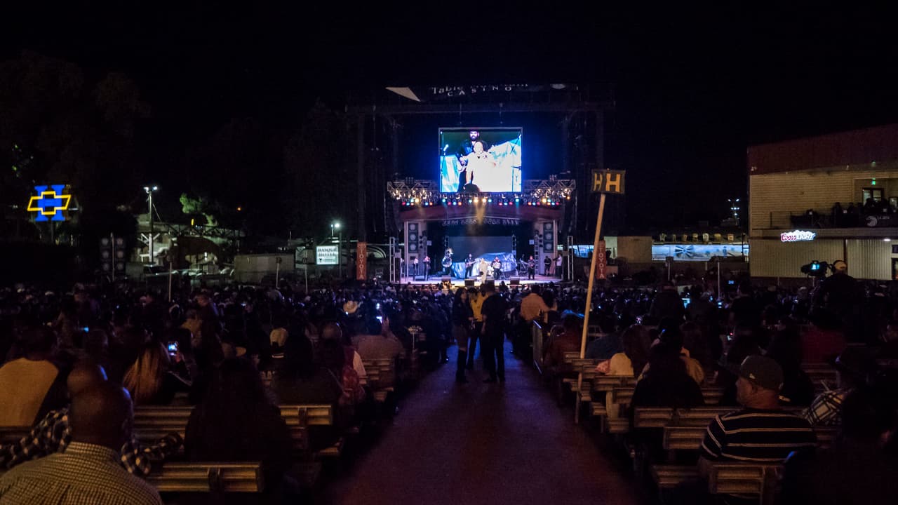El toque final a la gran feria de Fresno con musica en Español.