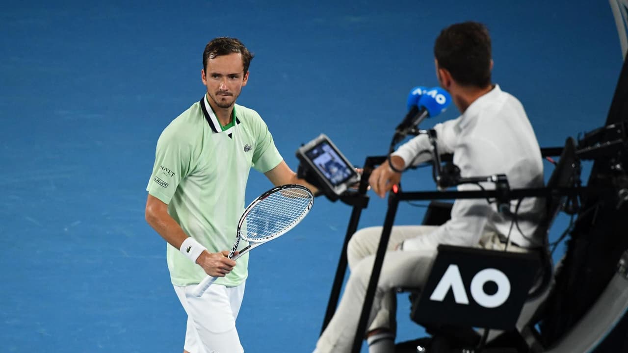 Daniil Medvedev llamó "estúpido" al juez en el Abierto de Australia