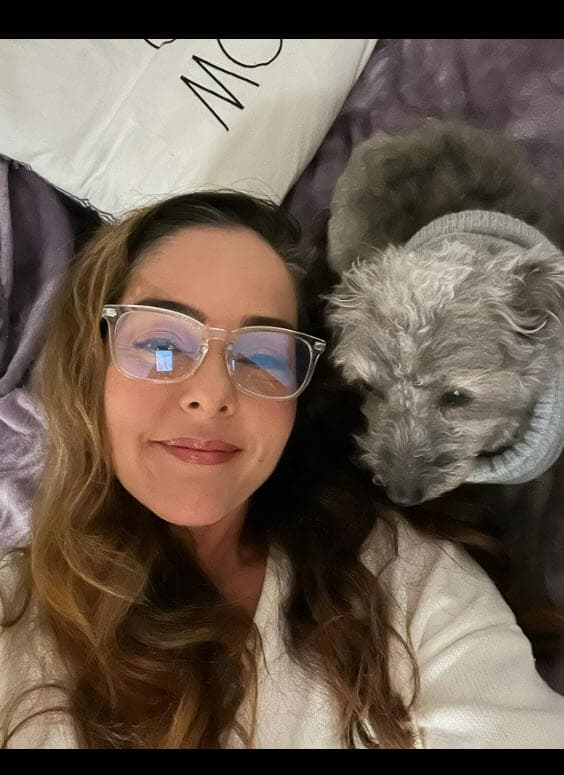 "No sé qué trae en la cabeza o si cree que me ve la cara de pend…o 
<b>la pend…es ella</b>", arremetió el actor, quien se caracteriza por su fuerte carácter. 
<br>