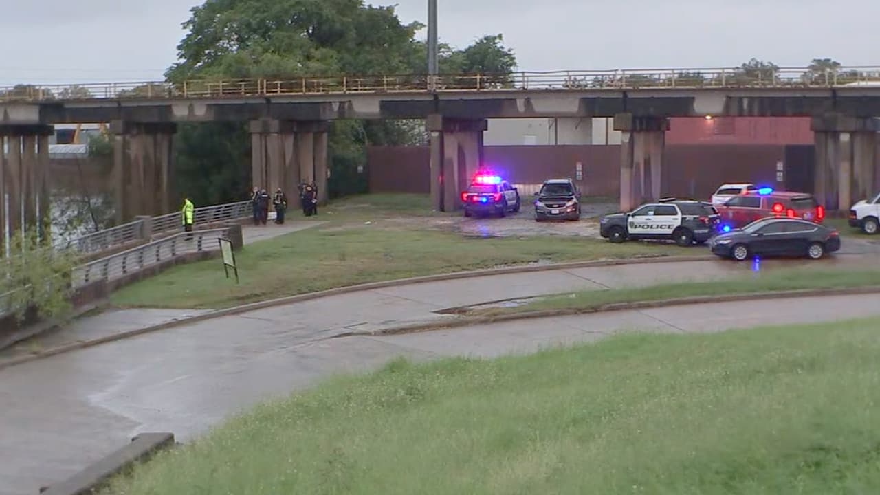 Su cuerpo fue encontrado en el 8000 Harrisburg. La investigación continúa.