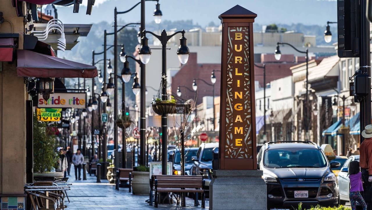 8. Burlingame. Los habitantes obtienen al año ingresos de $138,344.