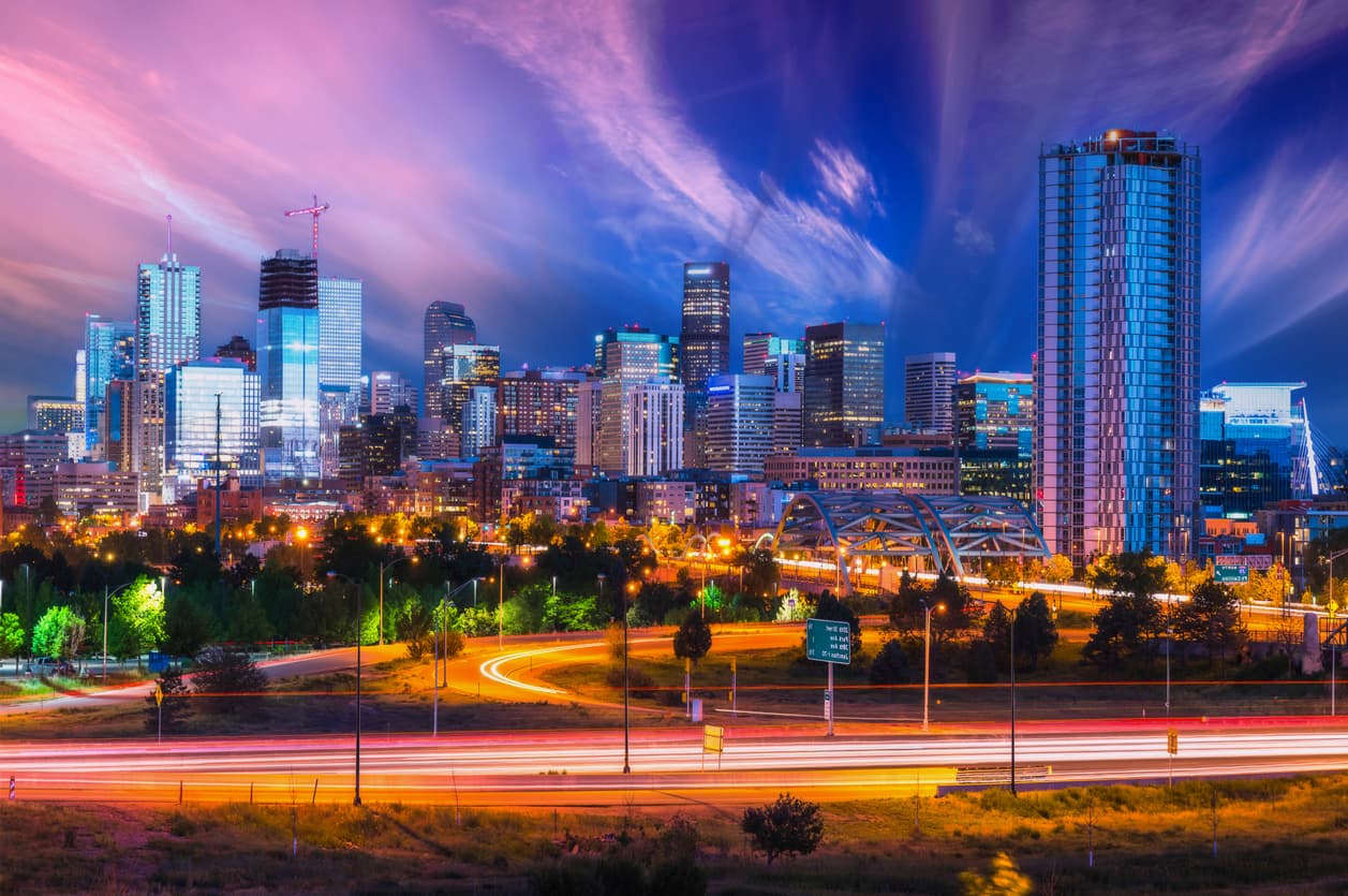 <h3 class="cms-H3-H3">19.- Denver-Aurora-Lakewood, Colorado</h3>
<br>
<br>🛒 Puntaje total: 49.55
<br>🛒 Cambio en IPC del último mes vs 2 meses antes: -0.20%
<br>🛒 Cambio en IPC del último mes vs hace 1 año: 7.70%