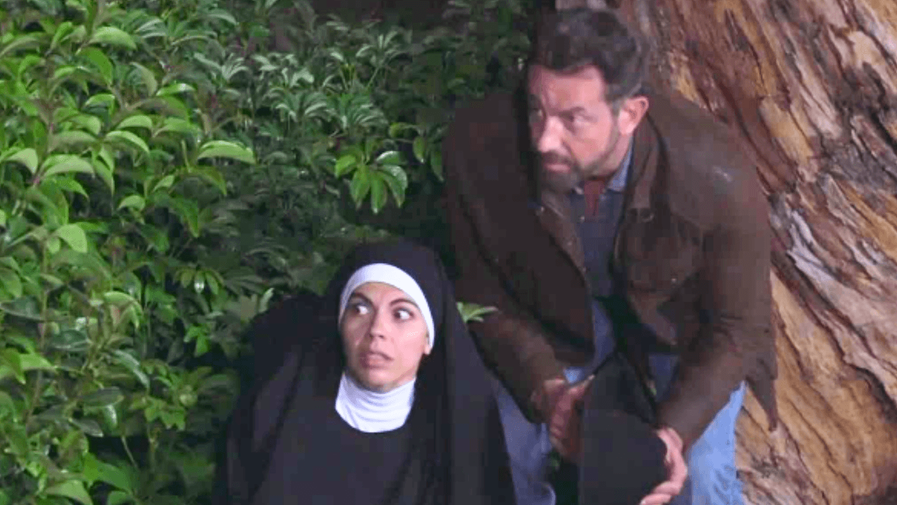 Carolina arriesga su libertad por no dejar a Oscar | Monteverde | Capítulo 75