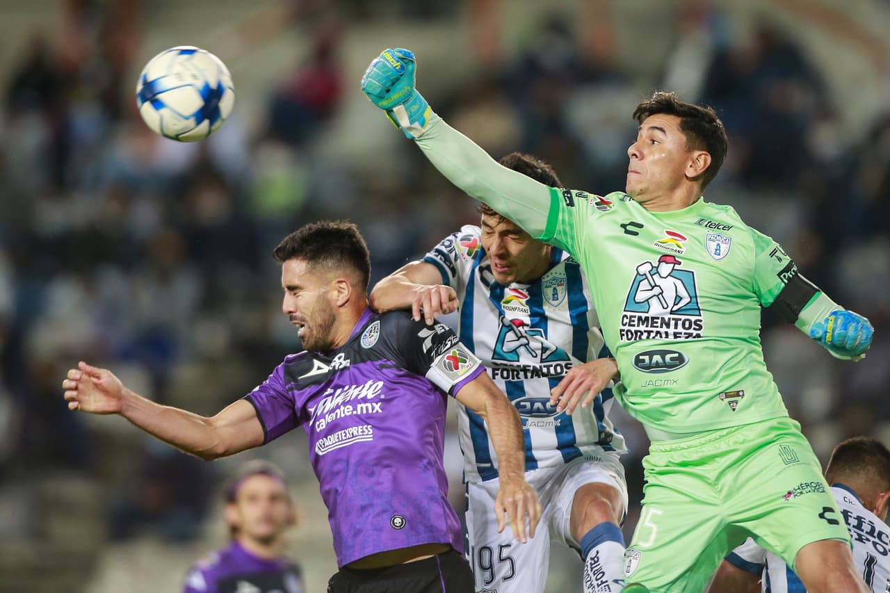 La delantera de Pachuca sale con la pólvora encendida golean 3-1 a Mazatlán y toman el liderato momentáneo del torneo.