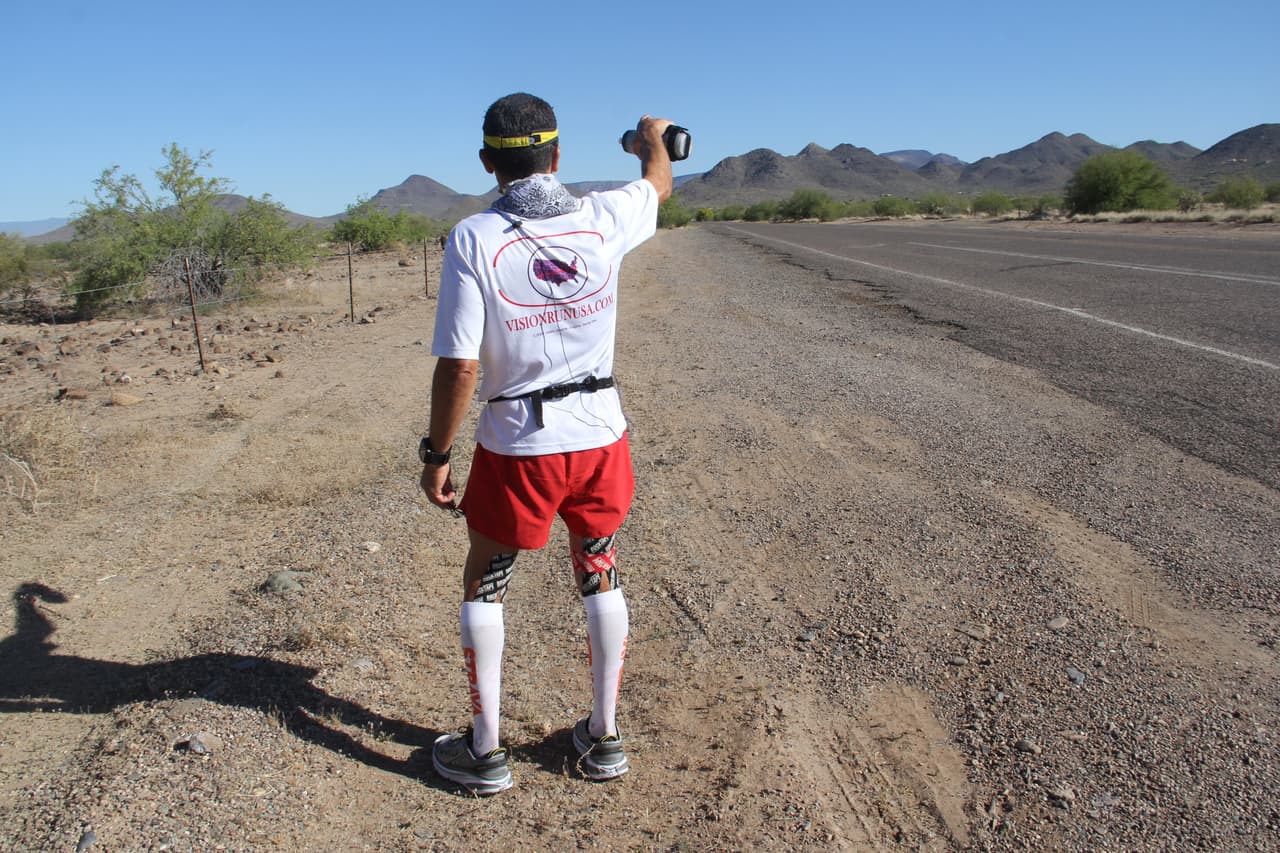 Con determinación y positivismo, siempre mira hacia adelante con un objetivo claro.