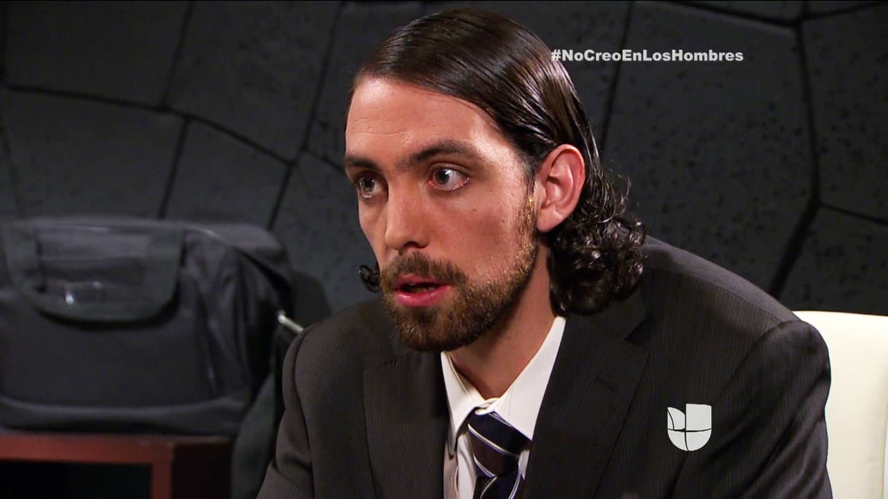 Pero no te olvides de Julián, él también está muy enamorado de María Dolores. ¿Cómo le darán la noticia?