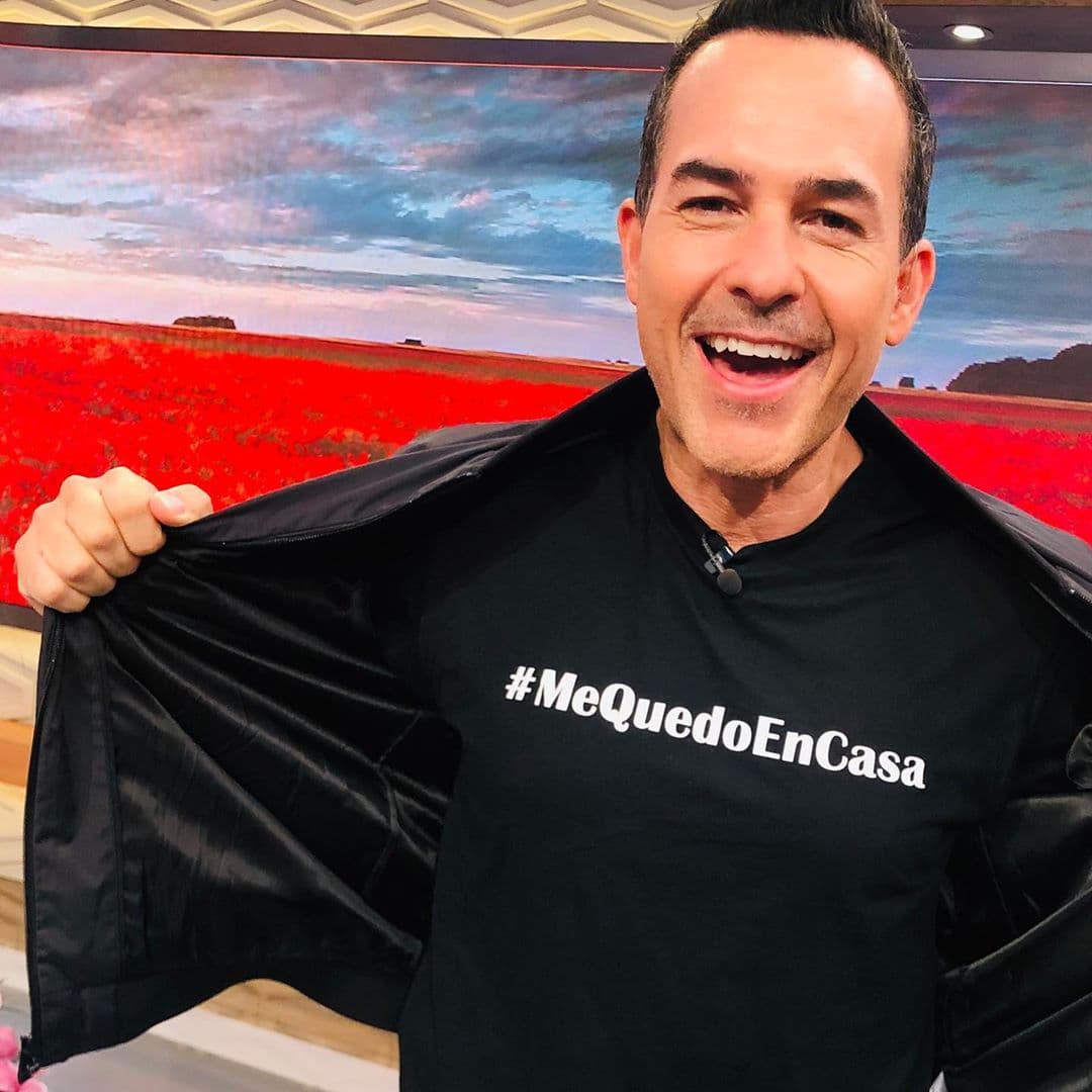 No salir a la calle y tener una gran sonrisa pueden hacer de tu tiempo en casa, momentos de provecho y bienestar.