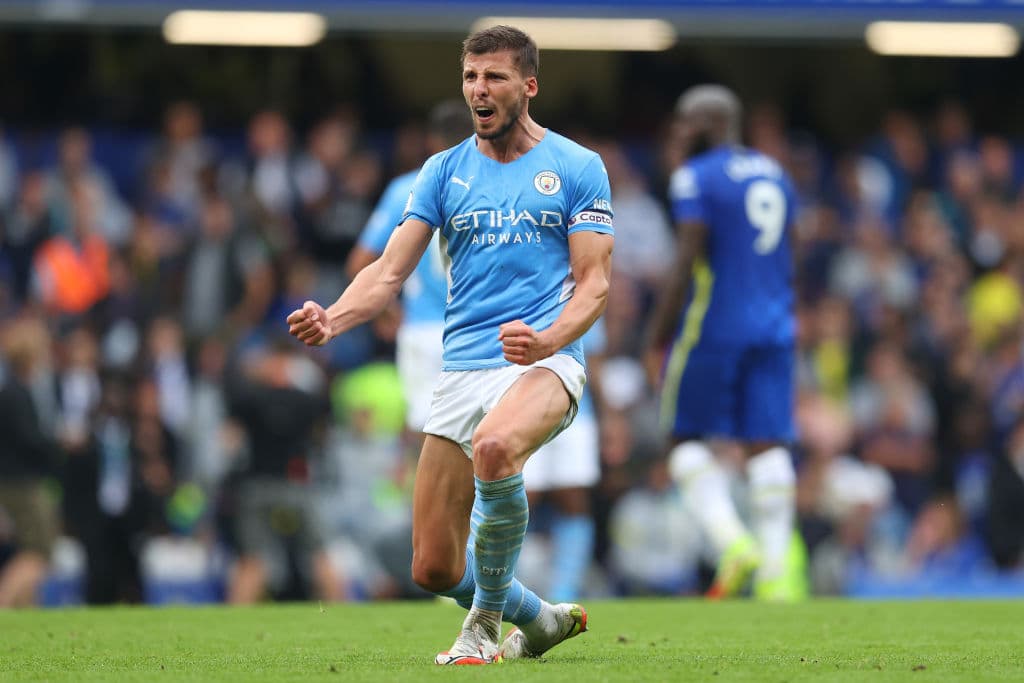Con un solitario gol de Gabirel Jesus al minuto 53, Manchester City vence 0-1 en su visita al Chelsea y hay un cuaduple empate en la cima de la tabla con 13 unidades.