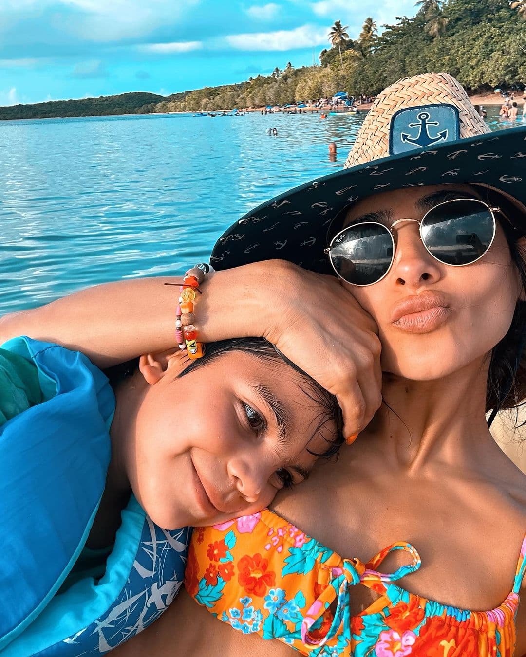 "Mientras no estoy trabajando
<b>se desayuna, almuerza y cena comida hecha por mí en casa</b>, sentados en la mesa como una familia. Tomo alcohol solo cuando estoy de vacaciones, leo mínimo un libro al mes, invierto en mi educación y en cosas que le hacen bien a mi salud física, salud mental y espiritual", reveló.
<br>