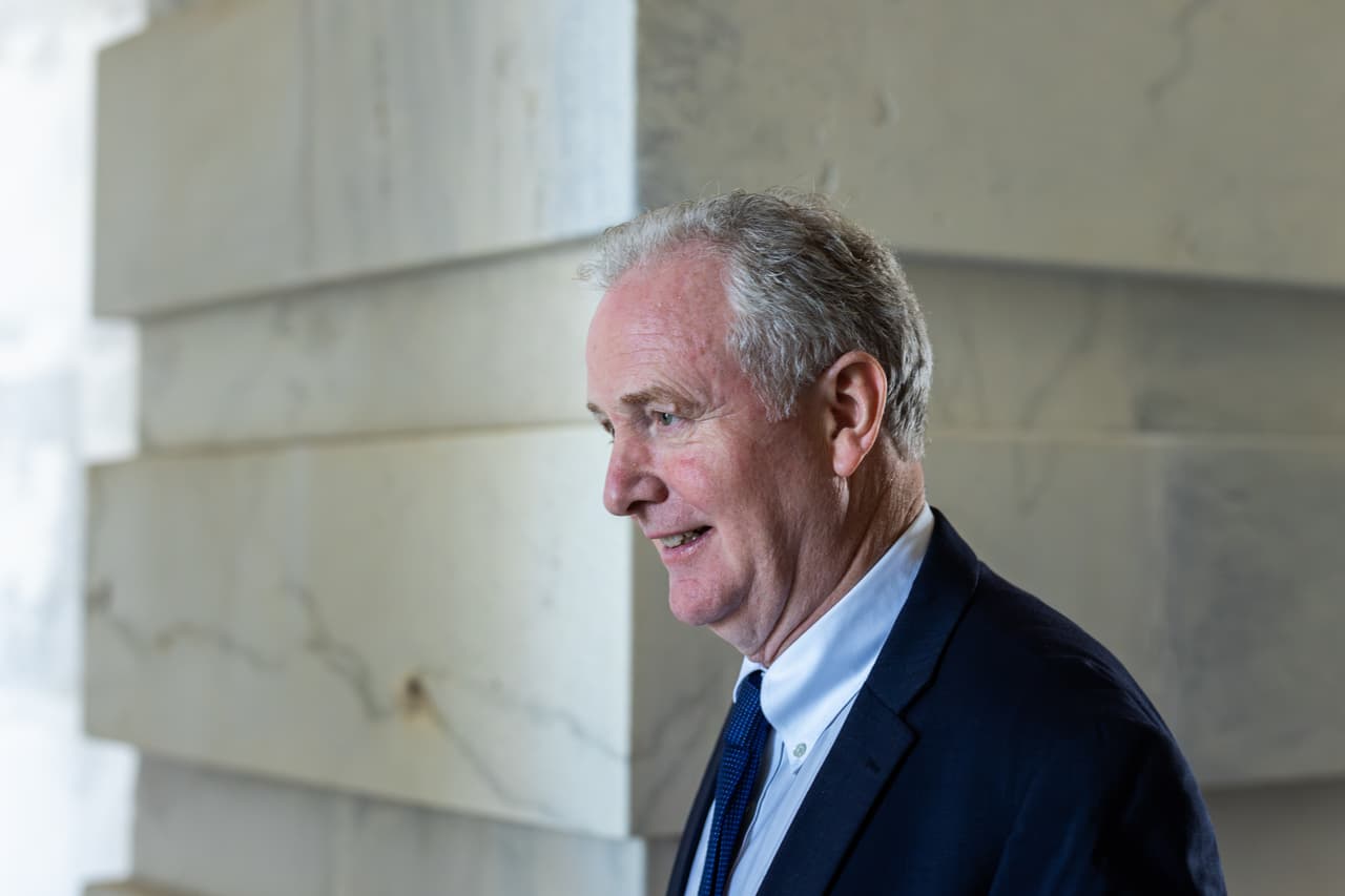 En tanto, el senador Chris Van Hollen de Maryland, no solo elogió al mandatario, sino también su carrera, pues “a lo largo de sus décadas de servicio previo- ha cumplido en nombre del pueblo estadounidense, trabajando para mejorar las vidas de millones, sin olvidar nunca de dónde vino y por quién lucho”.