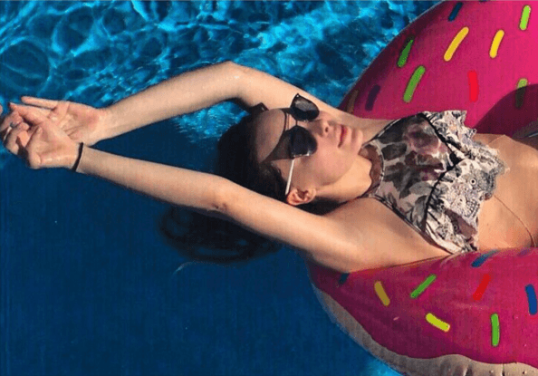 ¡Qué envidia Beli! Descansa y recupera las fuerzas que este año se viene súper pesado.