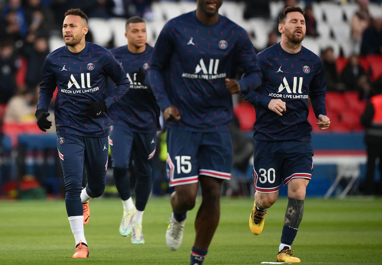 El PSG goleó al Lorient gracias a los dobletes de Neymar y Mbappé, así como otro tanto de Messi.