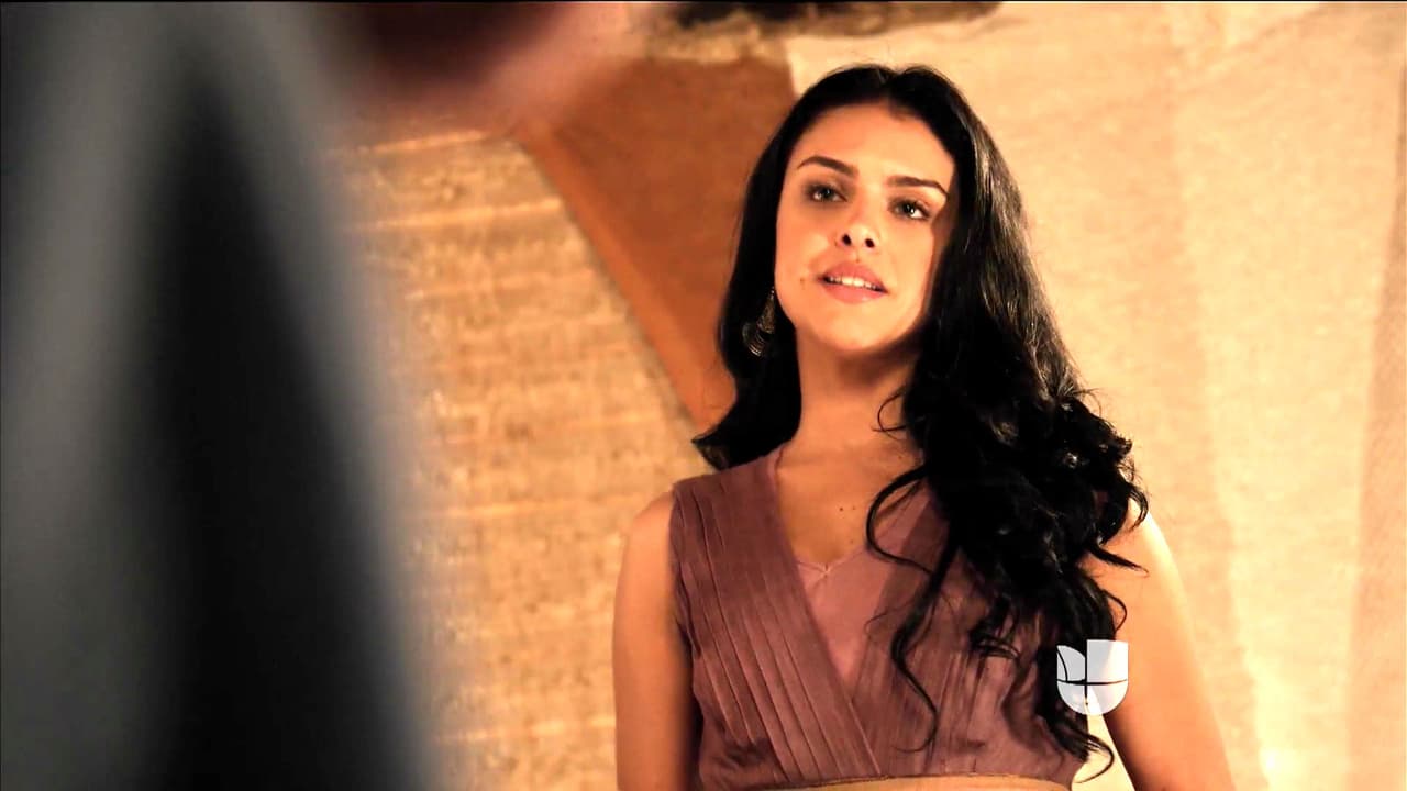 Ellas abusan de su origen para obligarla a serviles, pues era hija adoptada.