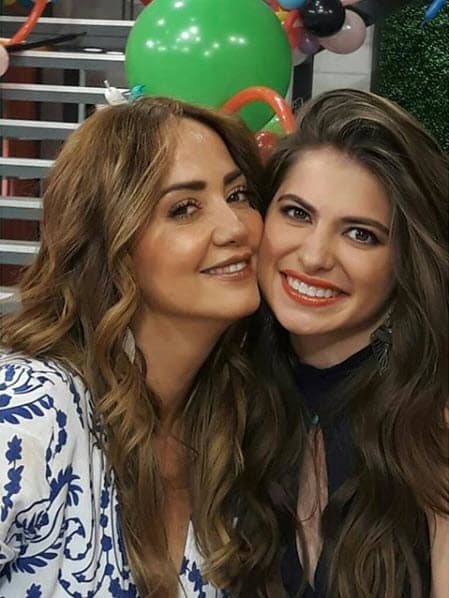 El pasado 12 de julio fue su cumpleaños y la producción de 'Hoy' le preparó una serie de sorpresas, una de ellas fue que algunos de los niños de la telenovela fueron al foro para llevarle su pastel, aunque ahora son unos jovencitos.
<br>