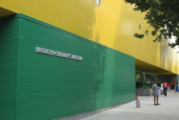 MUSEO DE LOS NI'OS DE BROOKLYN - Fundada en 1899 tiene la distinción de ser el primer museo del mundo para los niños - y con una importante expansión en 2008, sigue siendo uno de los mejores. Ese esfuerzo ha duplicado su tamaño a más de 100,000 pies cuadrados.