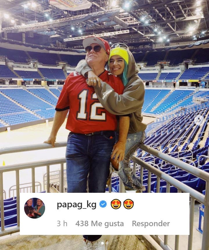 <b>El papá de Karol G</b>, don Guillermo Giraldo, también se hizo presente en la cadena de felicitaciones.
<br>