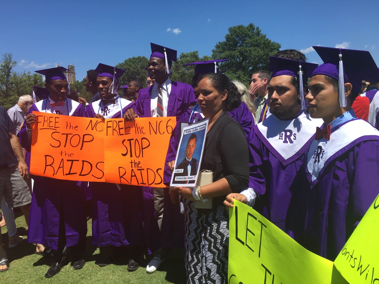 No pudo graduarse de secundaria por estar en un centro de detención a punto de ser deportado