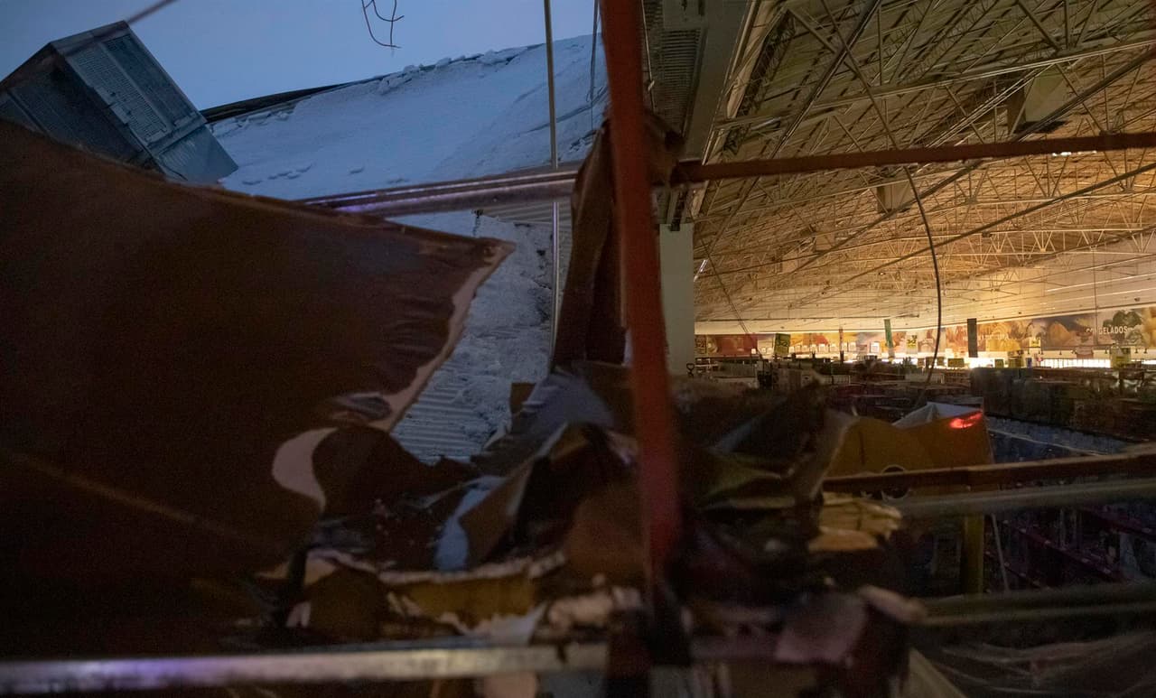 El hecho tuvo lugar en una tienda de autoservicio de la cadena Mega Soriana ubicada en la avenida Revolución, esquina Caravaggio, en la colonia San Juan de la alcaldía Benito Juárez, cuando el local aún se encontraba en operación.
