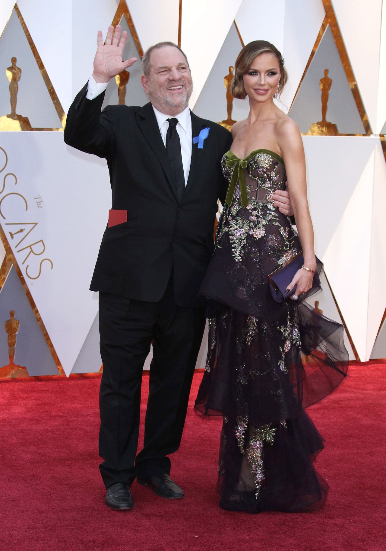 En una entrevista realizada por 
<a href="https://www.vogue.com/article/georgina-chapman-life-after-harvey-weinstein" target="_blank">Vogue</a> en 2018, la diseñadora de ropa dijo nunca haber sospechado del comportamiento de su esposo. Agregó que se sintió "terriblemente ingenua" cuando se enteró de las acusaciones.