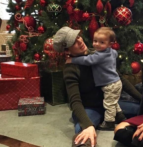 La maternidad le ha cambiado la vida a 
<b><a href="http://www.univision.com/temas/silvia-navarro">Silvia</a></b> "Cada momento es maravilloso, es excepcionalmente espectacular, diferente y todo lo que ya saben", comentó en entrevista al programa 'Hoy' cuando le cuestionaron sobre cómo había recibido a León.