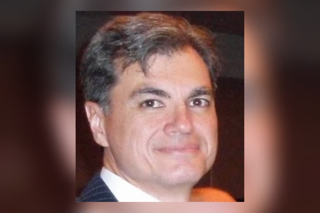 Juan Manuel Merchán, un respetado jurista y exfiscal, es el juez del caso penal contra Trump, el más reciente de una serie de casos relacionados con Trump que ha presidido.Como juez interino de la división penal del tribunal de primera instancia de Nueva York, Merchan fue el juez en el juicio a la Organización Trump por fraude fiscal el año pasado y en un caso relacionado contra Allen Weisselberg, director de finanzas de la compañía durante largo tiempo.