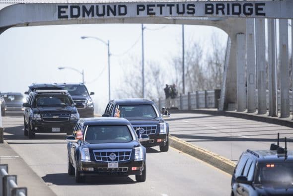La llegada de la comitiva del mandatario, que pronunció un emotivo discurso en contra del racismo.