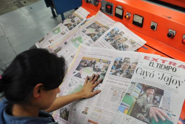 'Mono Jojoy' escaló en la jerarquía de la guerrilla hasta convertirse en 1990 en el jefe del Bloque Oriental, el más poderoso. Pasó a integrar en 1993 el secretariado (mando central) de las FARC, compuesto por siete personas, y era el encargado del aparato militar. En las FARC era "irremplazable", consideró el especialista Armando Borrero. "Era uno de los jefes naturales e histórico. Era un símbolo", dijo.