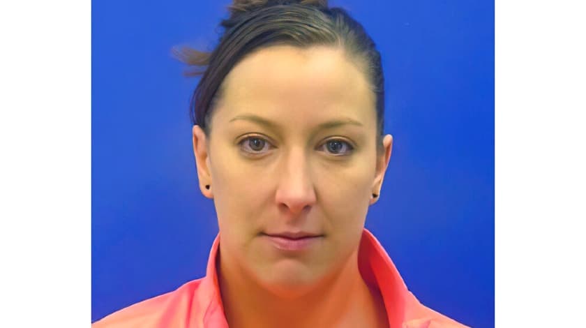 No presentarán cargos al policía que mató a mujer durante el asalto al Capitolio 