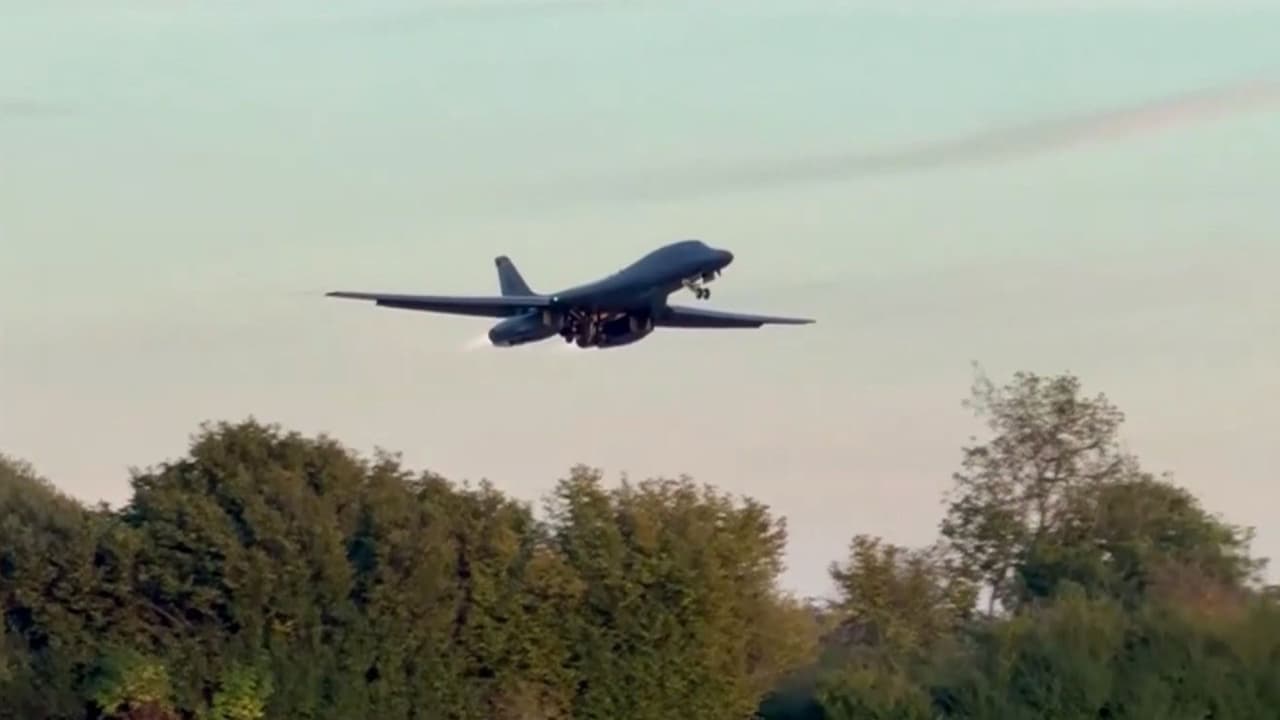 EEUU retira sus bombarderos de base militar en el Reino Unido tras una alerta por sospechas de amenaza terrorista