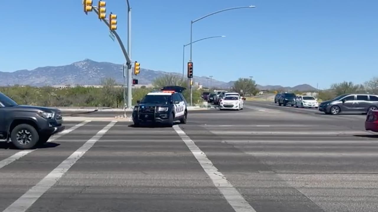 Escuelas reciben una amenaza de bomba y provoca evacuaciones en el área de Tucson