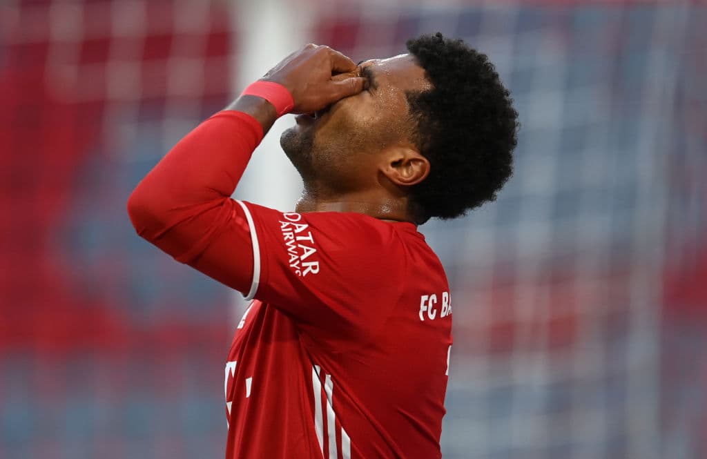 Rival de Héctor Herrera en Champions League tiene COVID-19