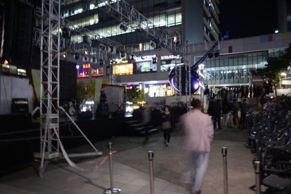 Se dio a conocer que uno de los organizadores se suicidó luego de someterse a un interrogatorio por parte de la policía, según informó BBC.