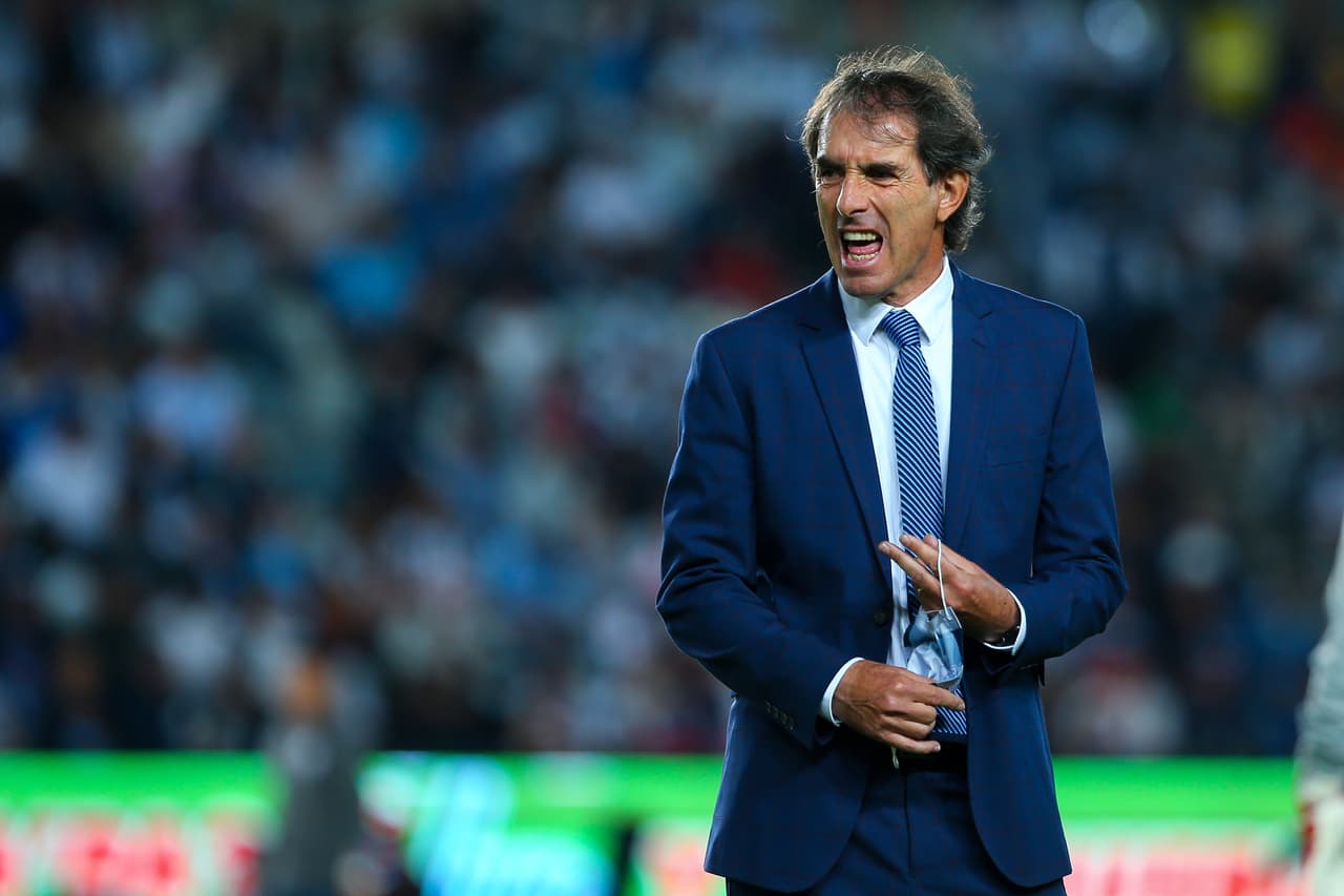 Guillermo Almada no tiene como prioridad dirigir a la Selección Mexicana