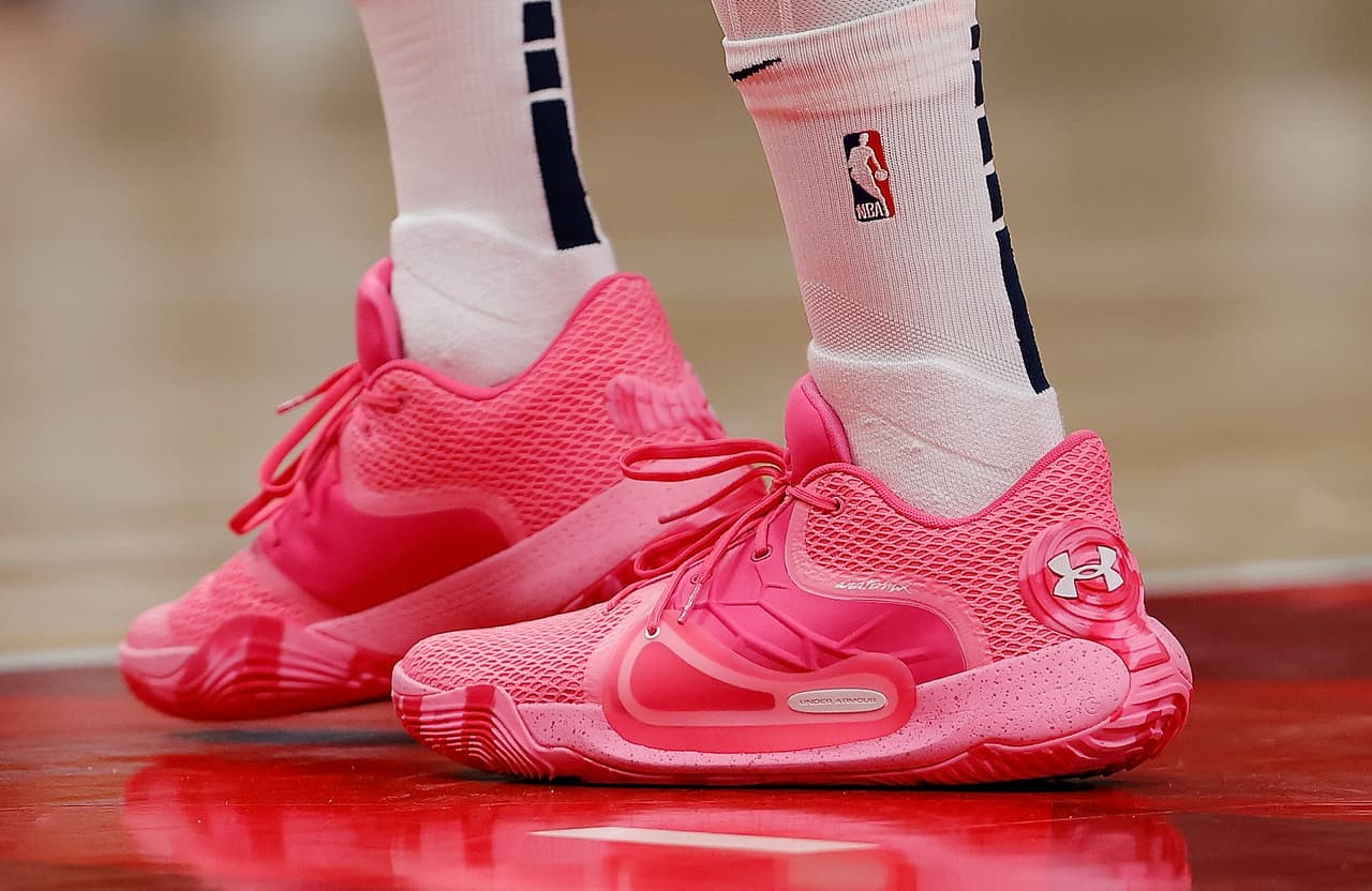 Josh Jackson de Memphis Grizzlies jugó con estos tenis ante Atlanta Hawks.