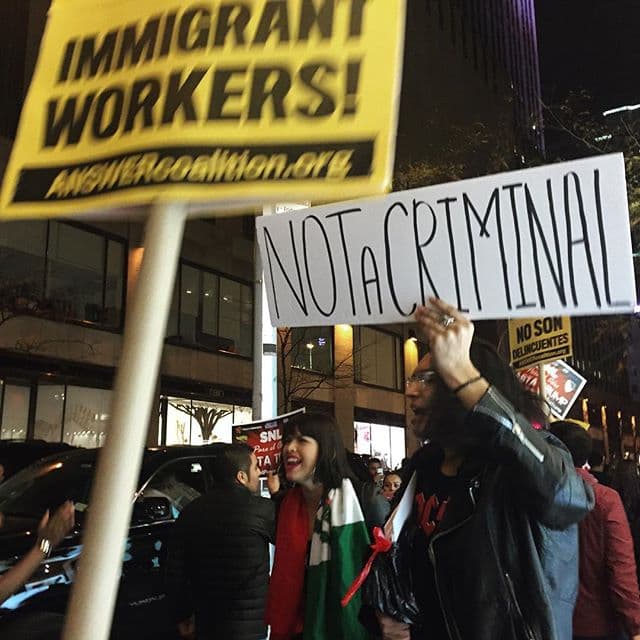 "El pueblo unido jamás será vencido" fue uno de los cánticos más repetidos. (Foto: riszard)