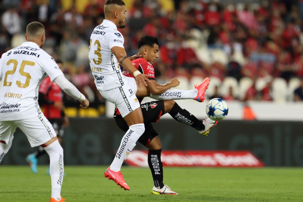 Atlas y Pumas no se hicieron daño en un buen partido de futbol en el que ambos equipos tuvieron sus oportunidades.