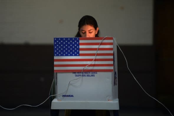 Asimismo los asuntos de inmigración se presentan en dos estados: En Maryland, los votantes decidirán si los inmigrantes que viven sin autorización legal paguen las mismas mensualidades universitarias que los residentes del estado.