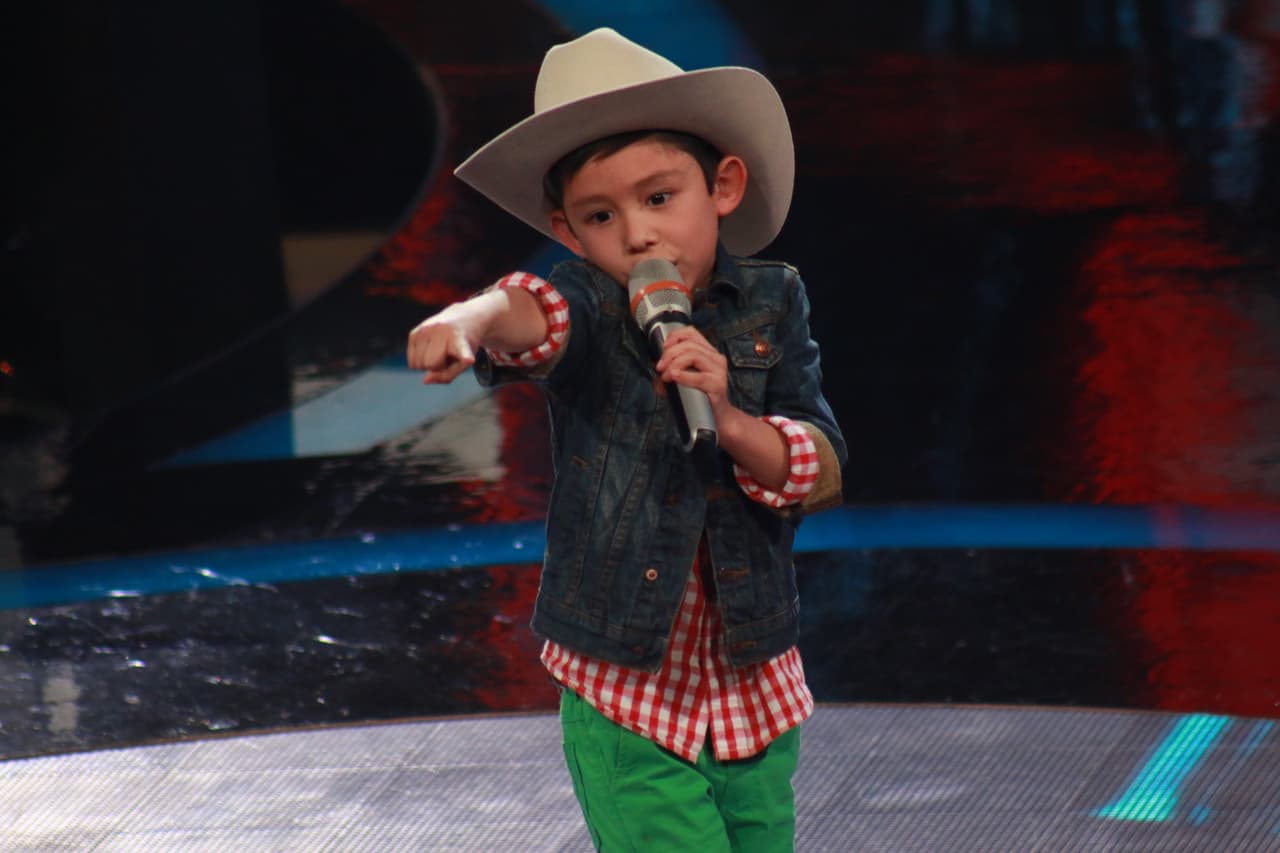 David Solorio de 7 años no tuvo que medirse ante nadie canto.