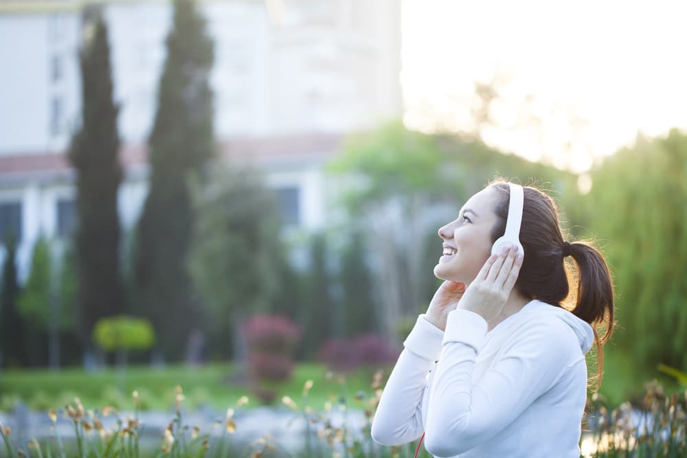 Y no hay nada mejor que los temas New age, para inundarlos de alegría y paz interior.
